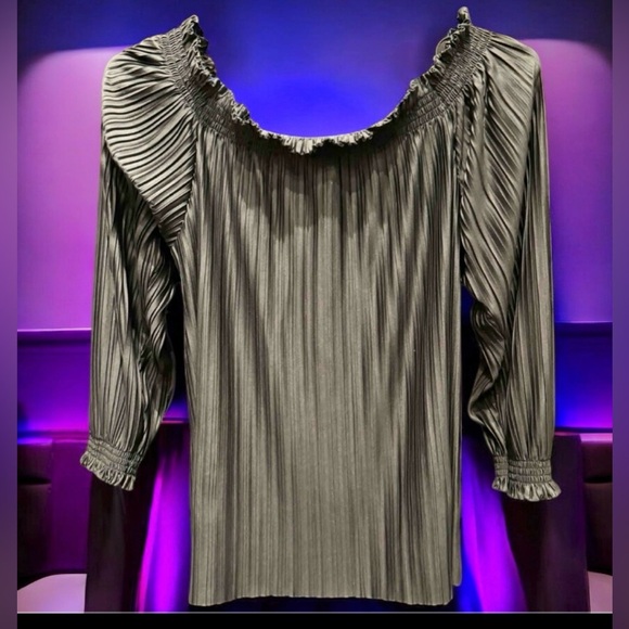 Banana Republic Tops - Banana republic Elegant black Women's Top blouse SMALL